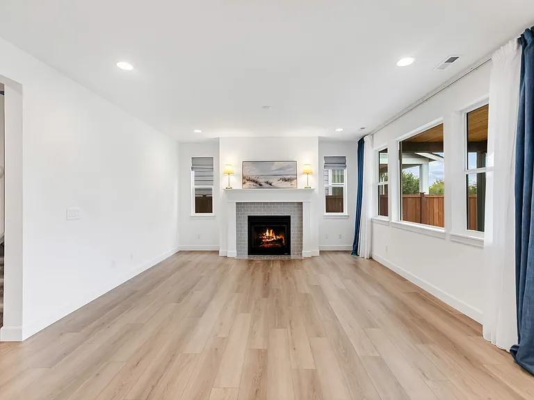 4510 Bristol Ln SE — Photo 2