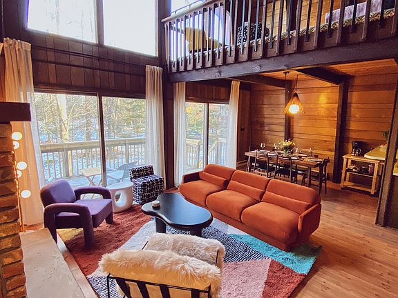 Open plan living & dining area