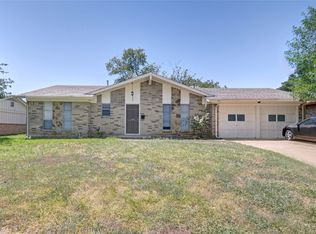 202 Primrose Hl, Euless, TX 76039