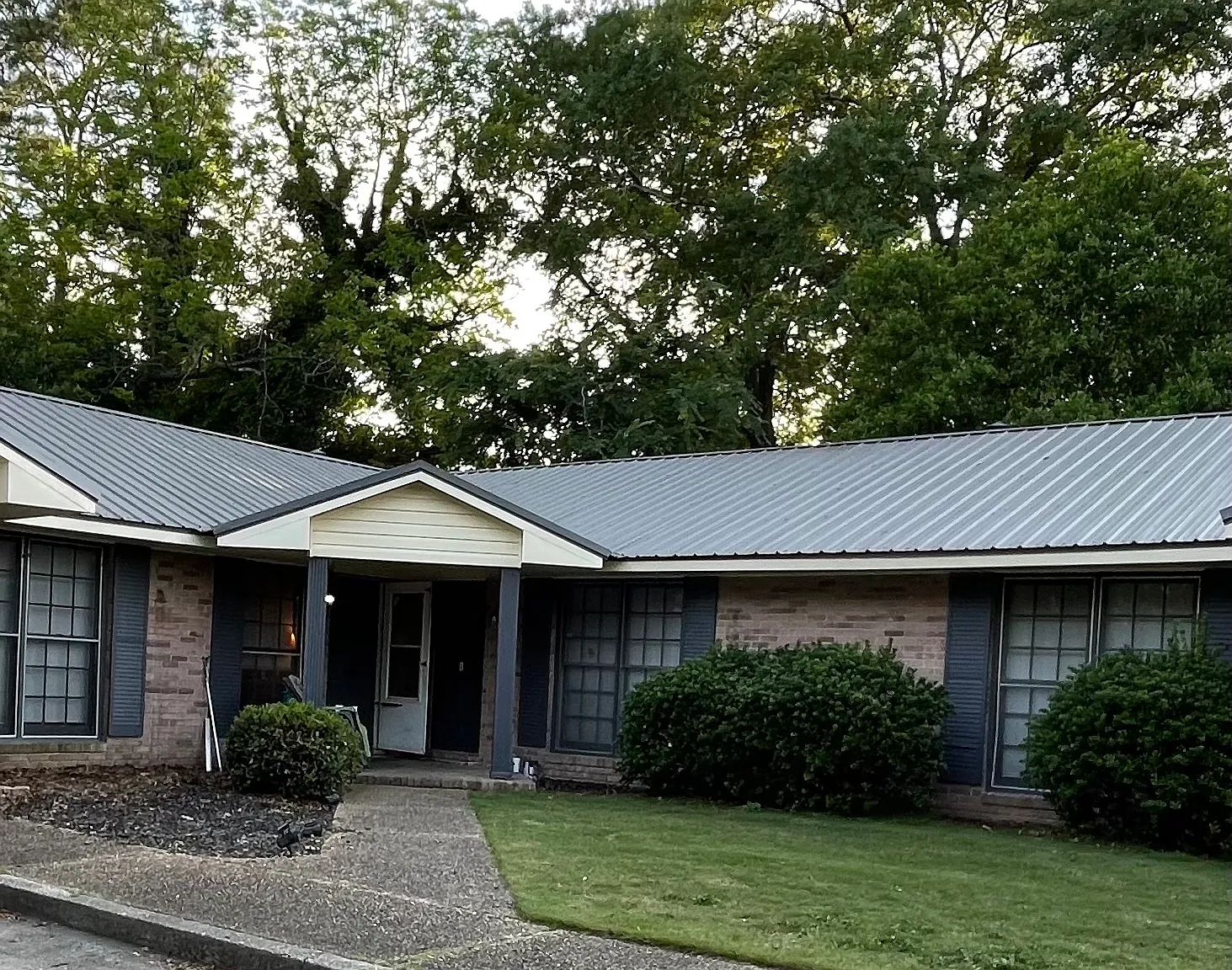 2 bed, 800 sqft, $950 — Photo 1