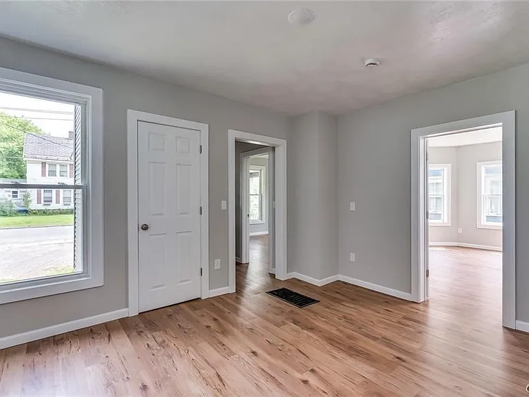 125 N Hamilton St — Photo 12