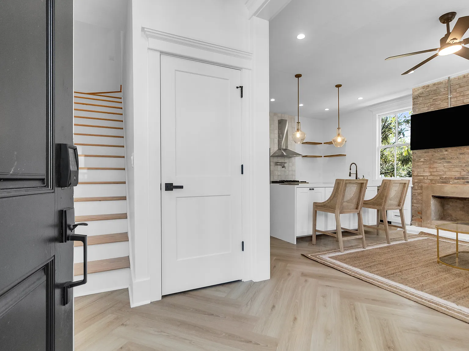 2 bed, 2.5 bath, 1016 sqft, $4,500 — Photo 3