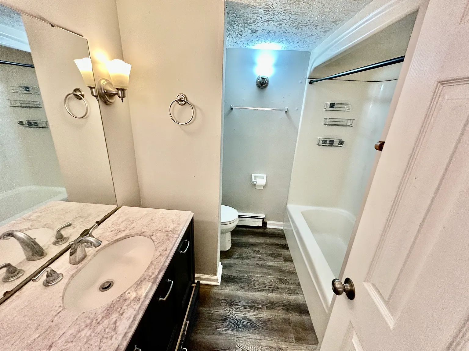 1 bed, 800 sqft, $1,095 — Photo 2