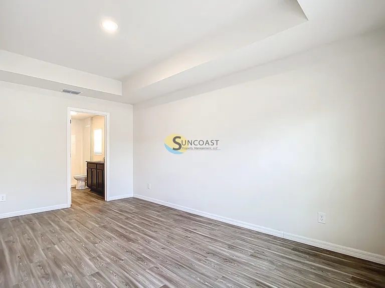 11501 N Landover Ter — Photo 13