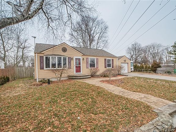 2nd image of 25 Fisher St