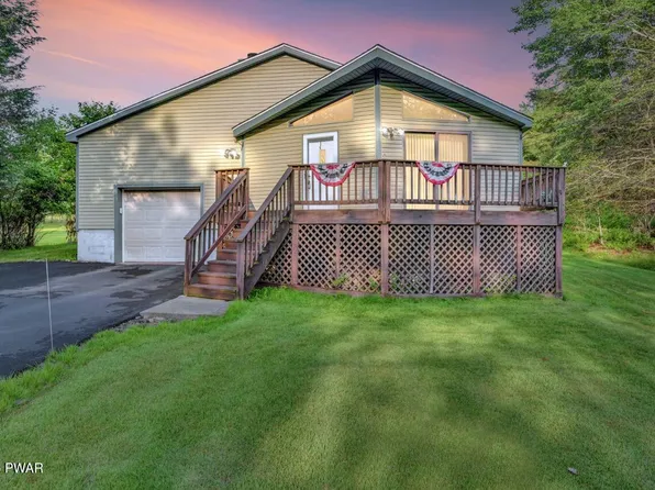 19 Golf Course Dr, Gouldsboro, PA 18424