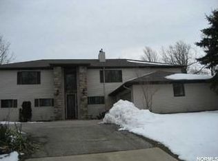 3195 Sulgrave Rd, Beachwood, OH 44122