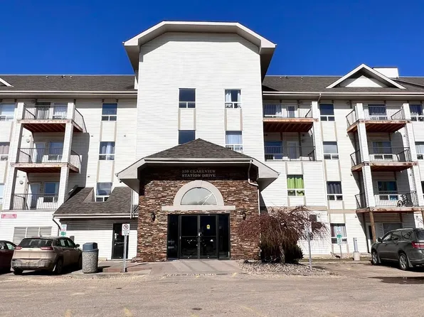 330 Clareview Station Dr NW #1318, Edmonton, AB T5Y 0E6