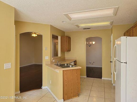 4th image of 256 Southlake Dr