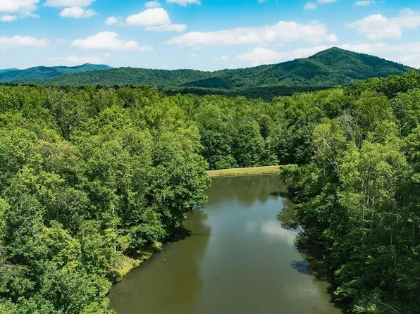 35 Ironwood Ln, Nellysford, VA 22958