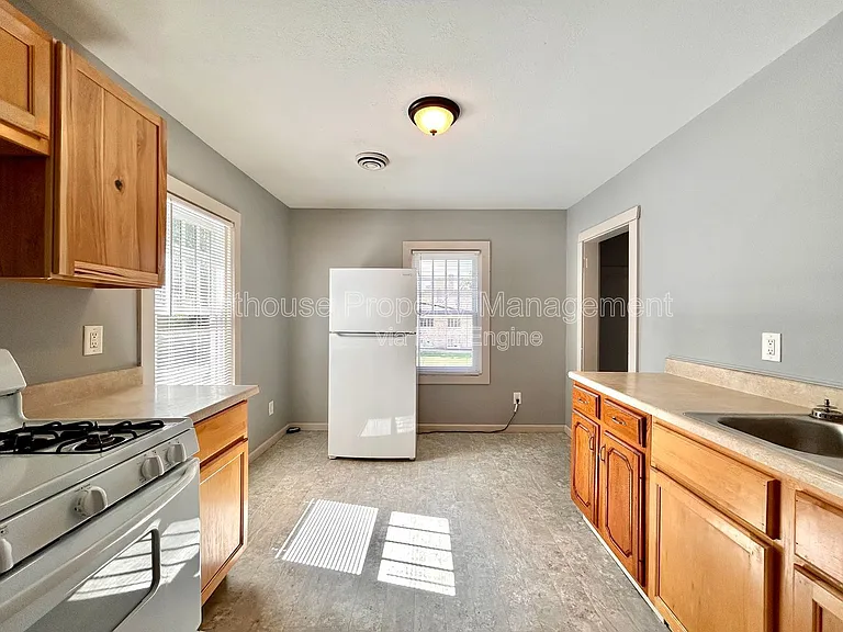 81 Delaware Ave #2 — Photo 13