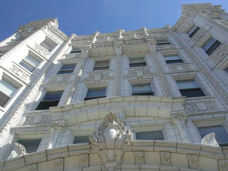 4 bed, $5,500 — Photo 1