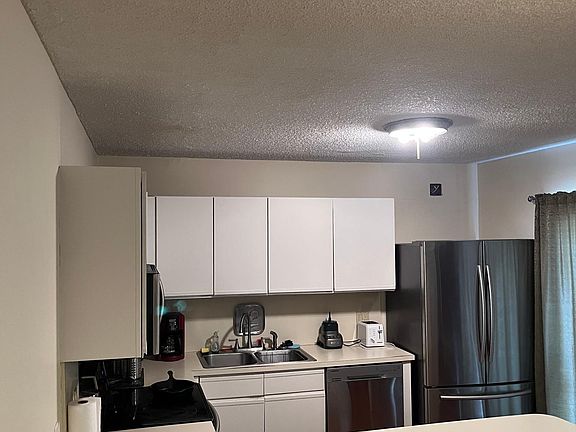 5th image of 355 S Waverly Pl #D7