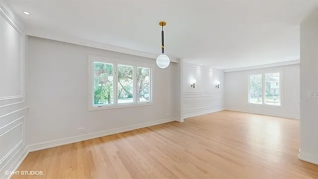 8473 Canterberry Dr — Photo 23