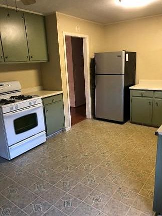 3rd image of 1093 Burt Dr