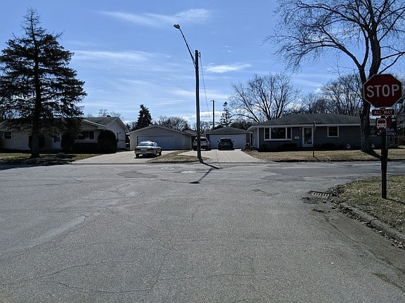 4th image of 1384 Chicago Ave