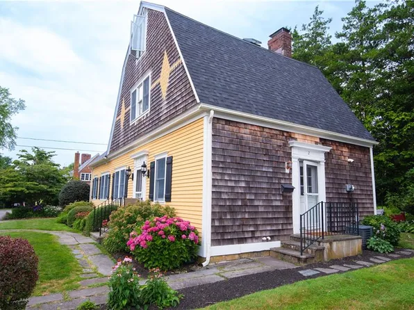 2 Red Cross Ter, Newport, RI 02840