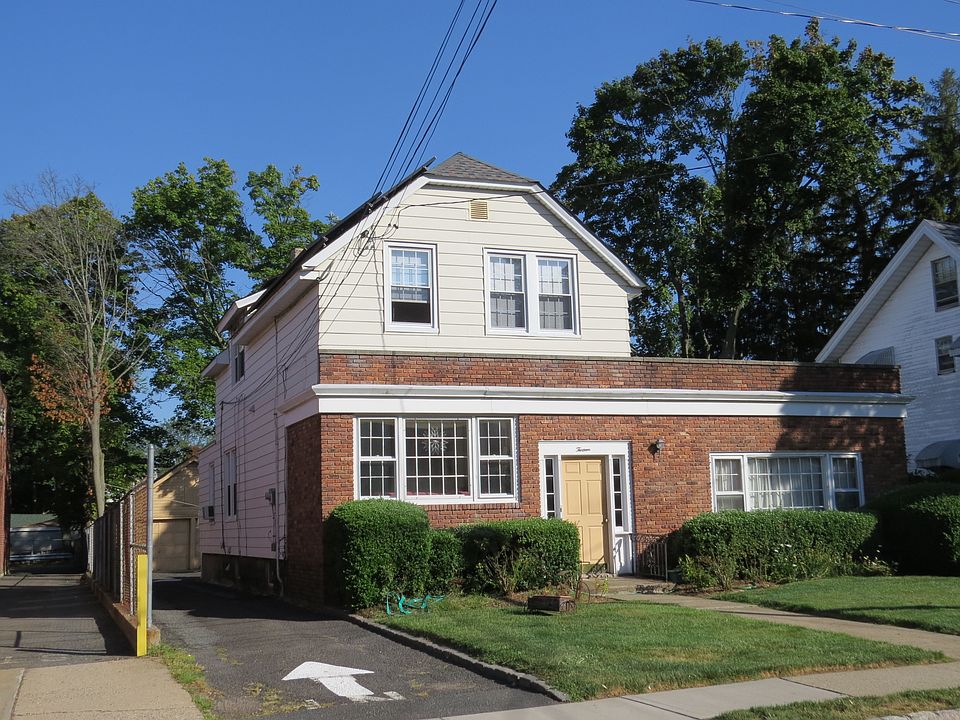 1st image of 13 Forest Ave
