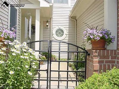1st image of 401 Bounty Way APT 242