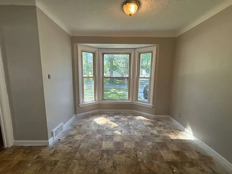 18107 North Blvd — Photo 10