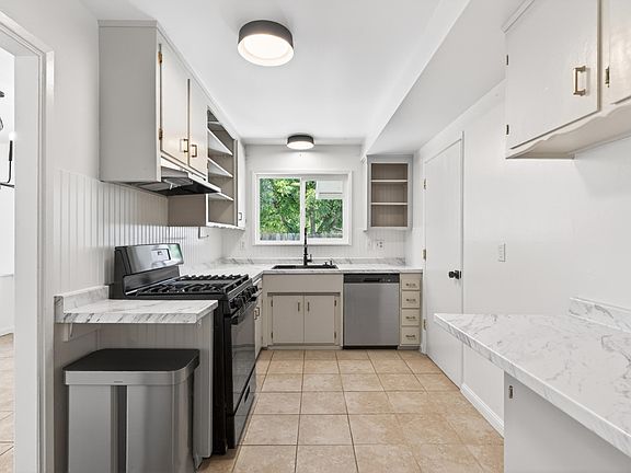 5th image of 3886 Alma Ave