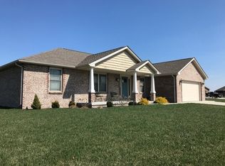 5976 Moonlight Ct, Seymour, IN 47274