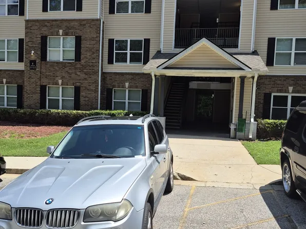 1301 Fairington Village Dr, Lithonia, GA 30038