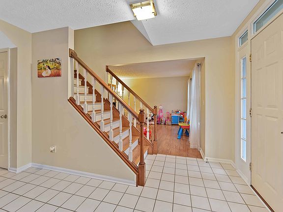 2nd image of 634 Marbrook Ln