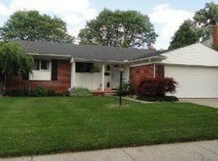 17574 Rexwood St, Livonia, MI 48152