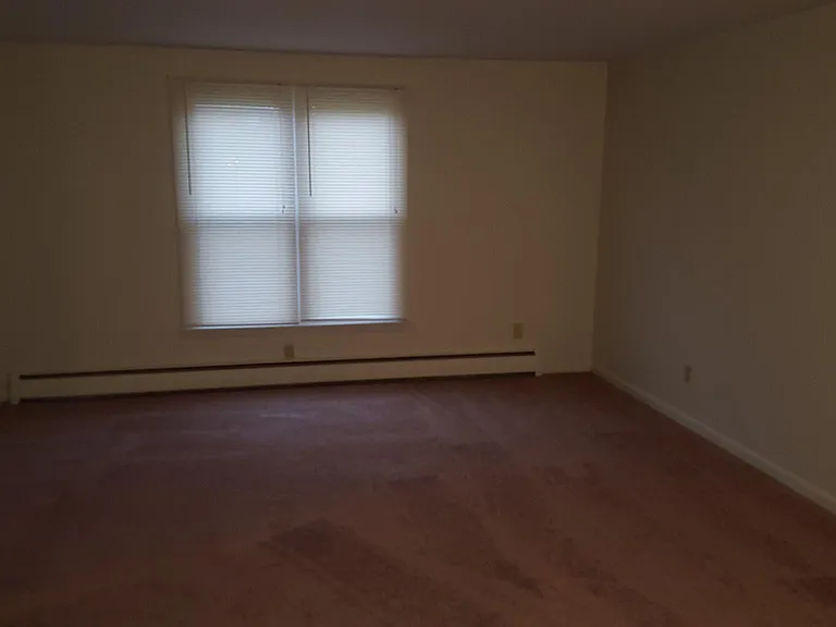 25 Denrose Dr #10 — Photo 2