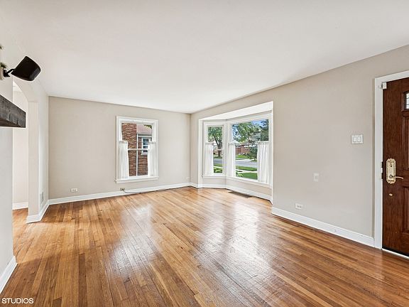 4th image of 1536 Hull Ave