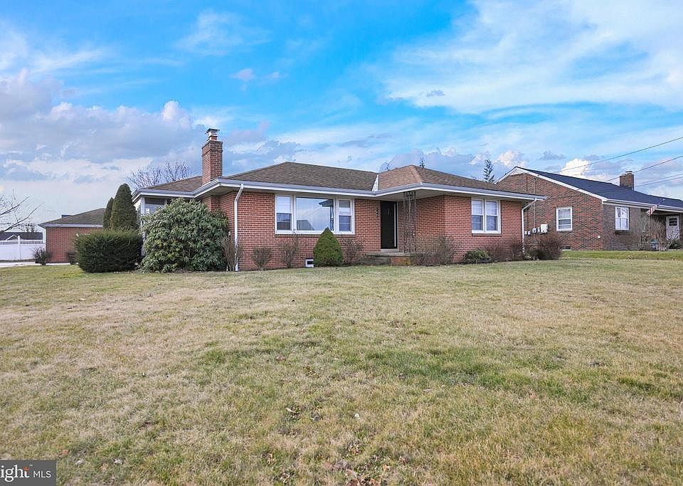 1st image of 164 Fairview Dr