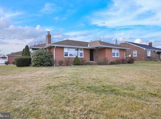 164 Fairview Dr, Hanover, PA 17331