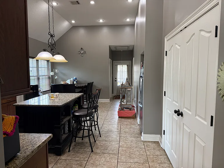 1008 Inverery Dr — Photo 5