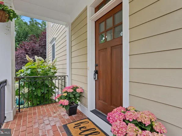 8908 Courts Way, Silver Spring, MD 20910