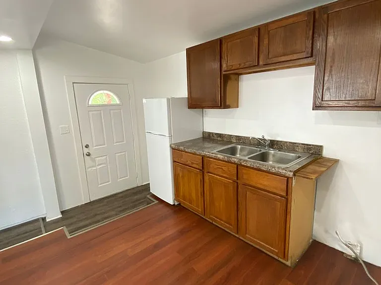 3101 Bowdoin St — Photo 5