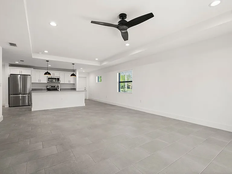 1392 San Cristobal Ave — Photo 9