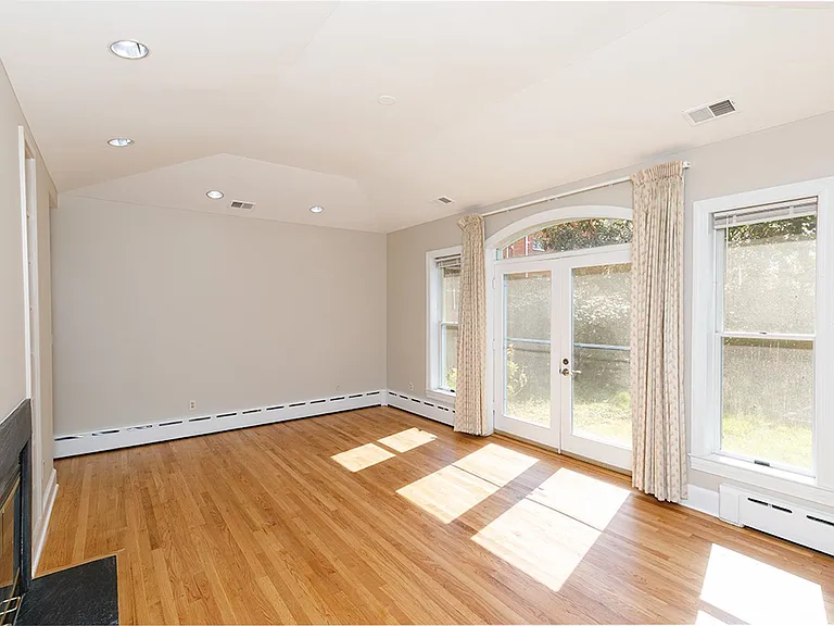 1525 Elliot Pl NW — Photo 8