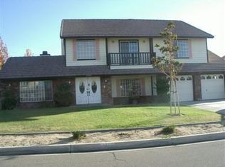 13735 Driftwood Dr, Victorville, CA 92395