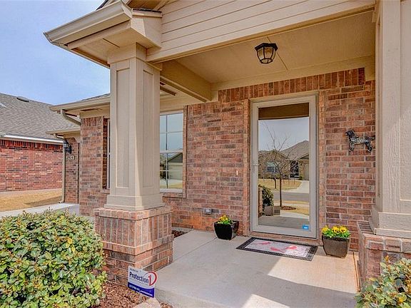 4th image of 2915 Trailwood Dr