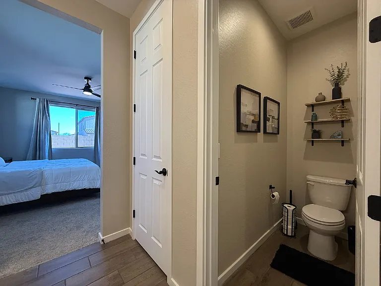 11037 W Hadley St — Photo 31