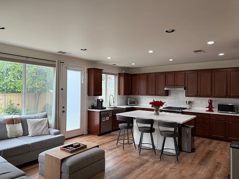 17637 Gladesworth Ln — Photo 18