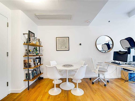 3rd image of 269 Kingsland Ave