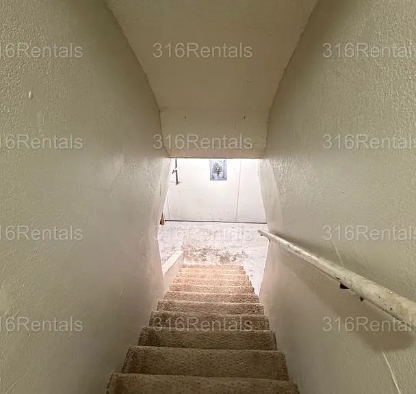 501 W Clark Ave — Photo 14