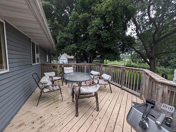 4th image of 12108 Chisholm St NE