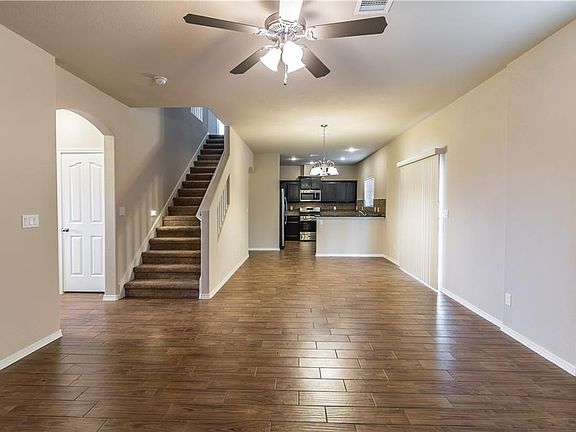 4th image of 12752 Runway Ave