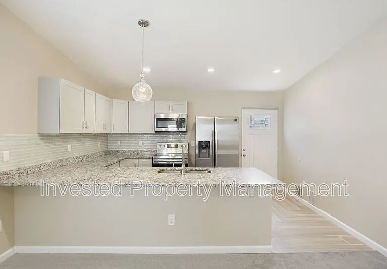 6822 Niagara St — Photo 5
