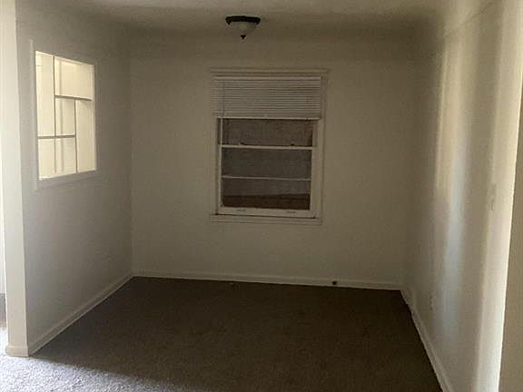 3rd image of 12152 Rutherford St