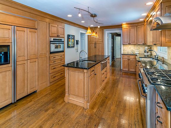 5th image of 10298 Gentlewind Dr