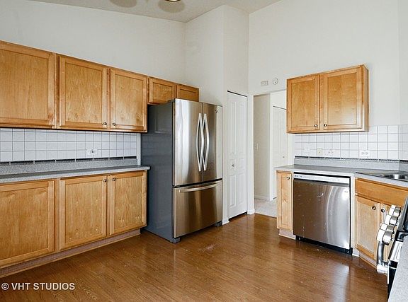 4th image of 3115 Bromley Ln #3115